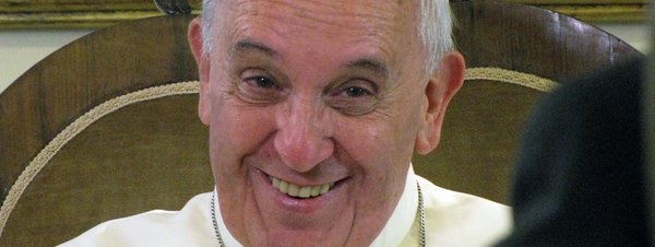 El-papa-Francisco-en-un-moment_54409900893_51351706917_600_226