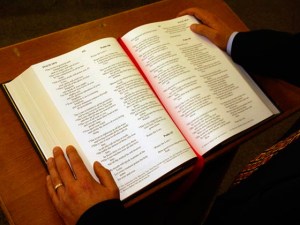 Biblia_AutorIanBritton_CC-BY-NC-ND-3.0