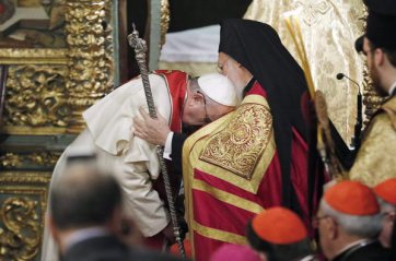 el-papa-francisco-y-el-patriar_54420883770_53389389549_600_396